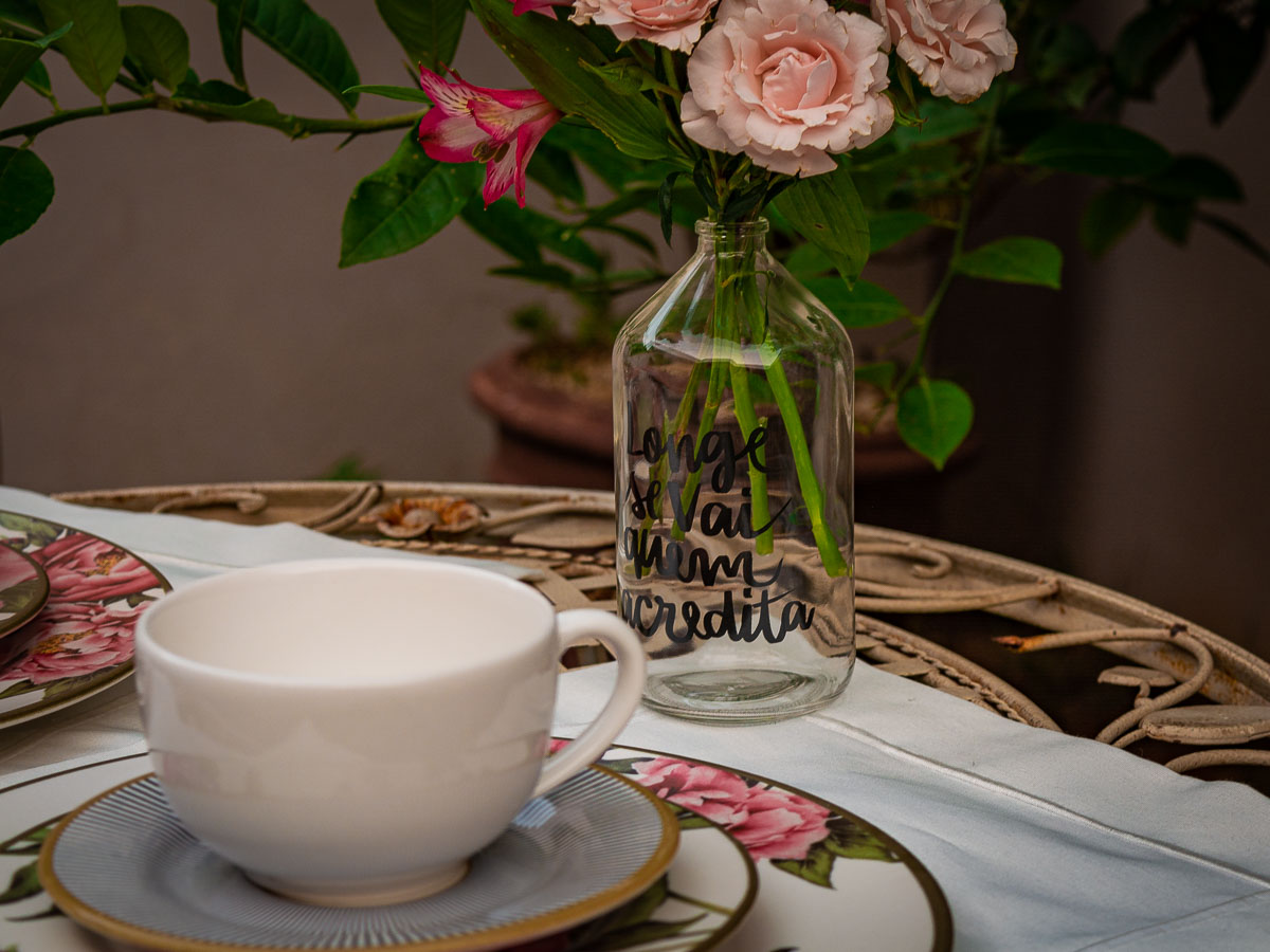 11403859715_garrafa20decorativa20de20vidro206.jpg Garrafa decorativa de vidro com rolha e frase gravada 500 ml